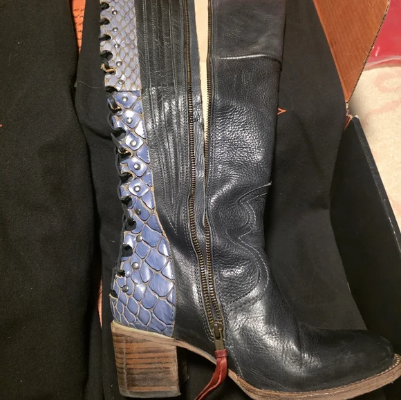 Freebird Handcrafted Boots - Picture 5 of 7